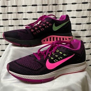 Woman’s Nike size 9 running shoes